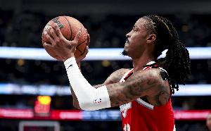 开云入口-库里：就算防守到位莫兰特照样能扔进5个三分 我们只能认栽