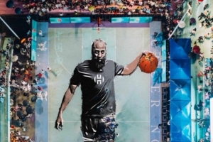 与哈登冒雨揭幕中国首座巨幅哈登球场!周玲安晒现场活动花絮