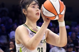 开云体育网址-李月汝本赛季先后效力于风暴和飞翼 共出战31场&场均6分4.5板