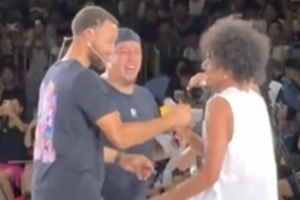 开云体育在线-中国U19男篮小将朱正晒与库里参与活动的视频:还是感觉梦里一样