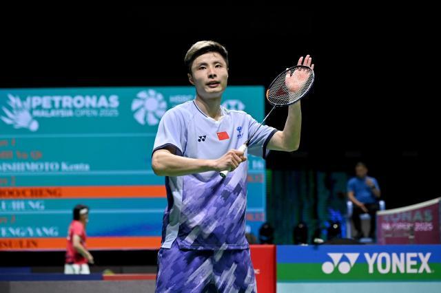 1736344928602052194.jpg (体育)(2)羽毛球——马来西亚公开赛:石宇奇晋级第二轮XxjpseC007140_20250107_PEPFN0A001.jpg