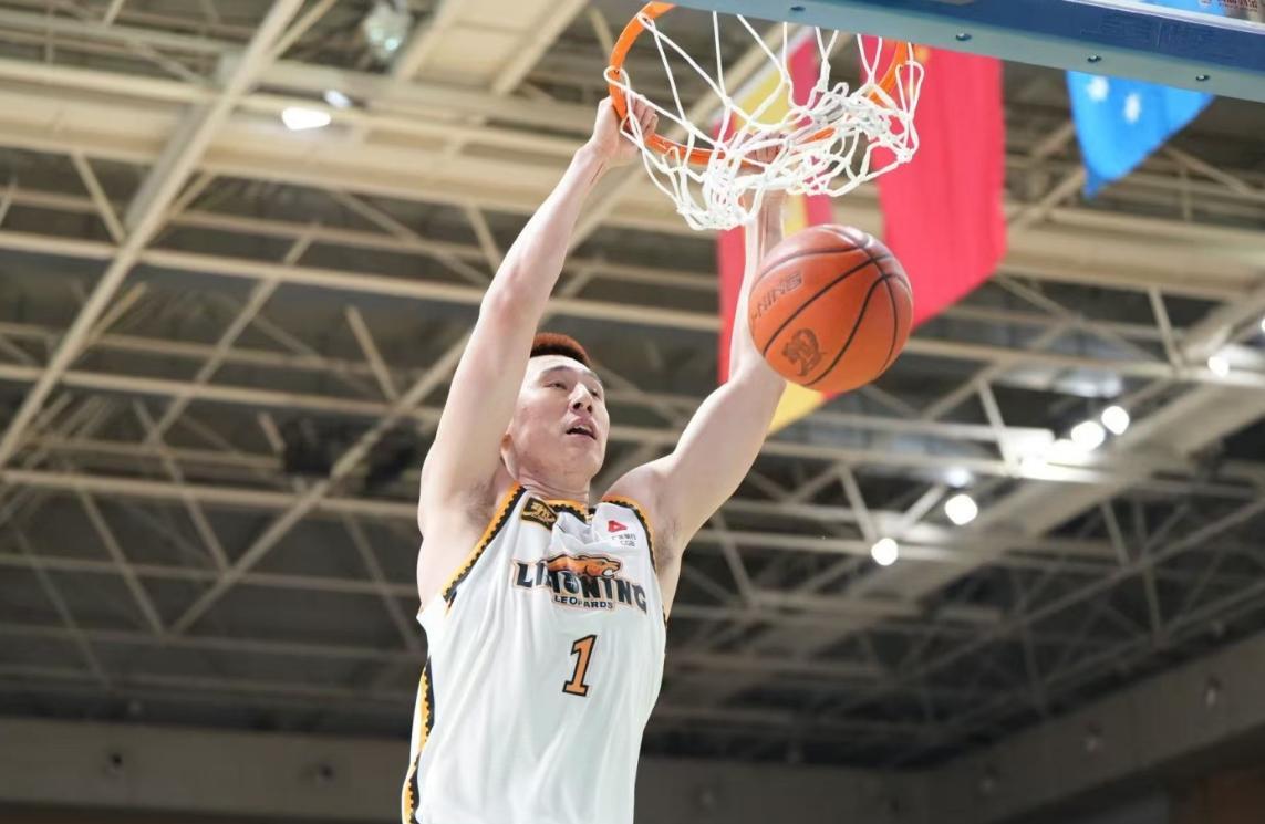 开云入口-辽篮三战全胜夺四国赛冠军！五大主力发挥满分，一人接班李晓旭