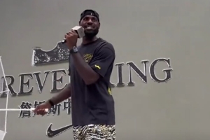 开云体育在线-杨毅：从詹姆斯为布朗尼学高尔夫和TacoTuesday上 能看出他人很好