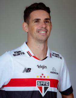 开云入口-年薪430万欧元 加盟圣保罗 奥斯卡挣巴甲第三高薪