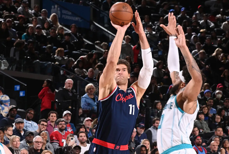 确实偶尔能够起到作用，但快船还是不应该给内线老将更多的信任？