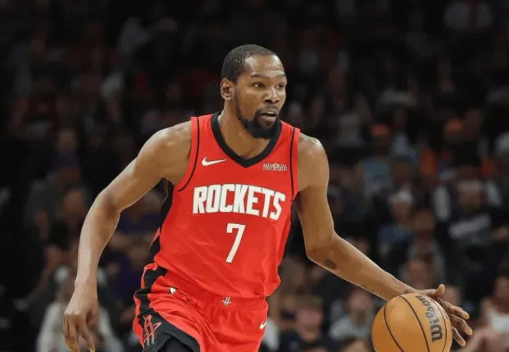 开云体育在线-杜兰特本赛季已出战76场比赛，创个人离开勇士后新高